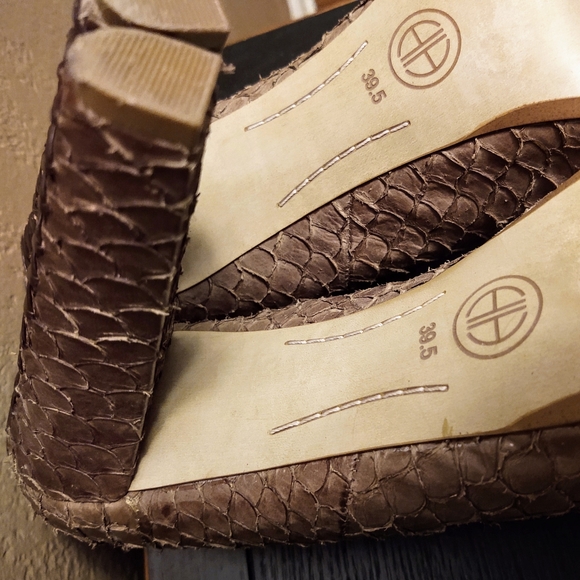 House of Harlow 1960 Pearl Peep Toe Heels - Picture 5 of 7